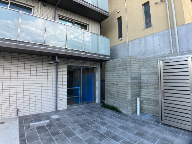 CLIVIA八幡のエントランス