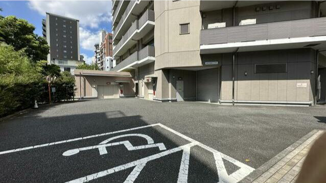 ルネッサンスタワー上野池之端の駐車場