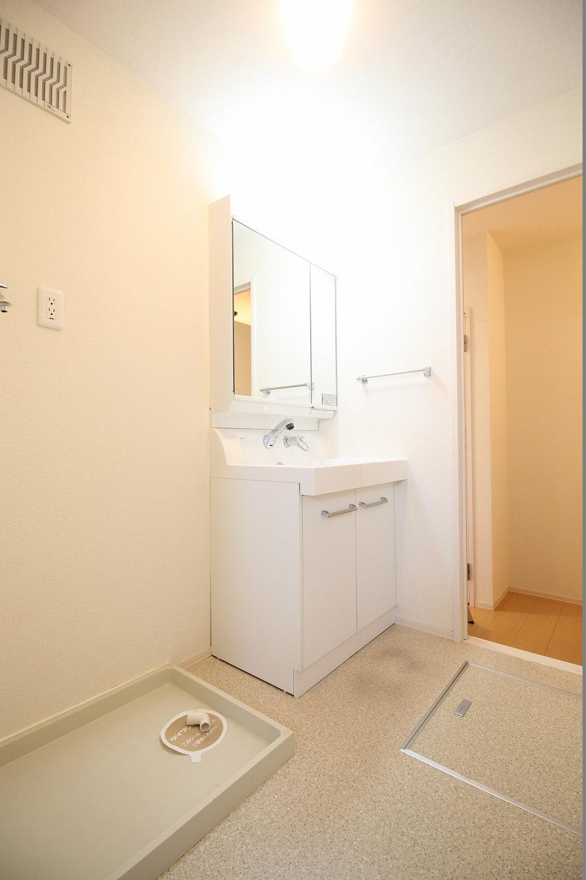 グレース・メゾン　B棟の洗面所|※お部屋により仕様が異なる可能性があります。