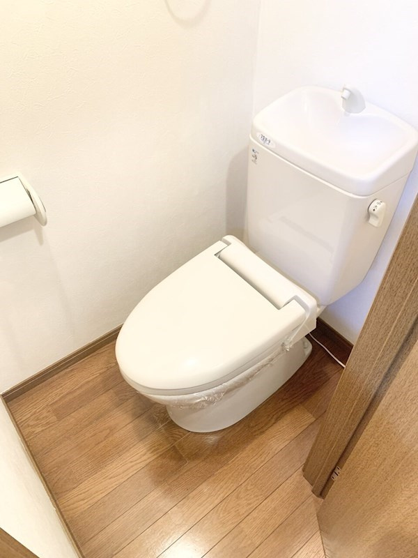 練馬区上石神井２丁目の賃貸マンションのトイレ|別部屋