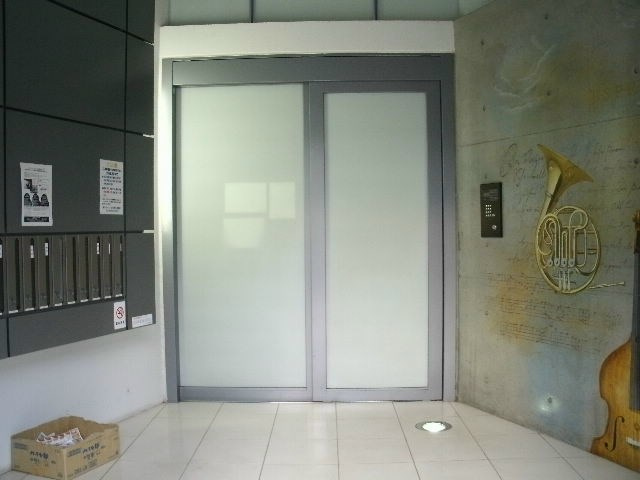 練馬区上石神井２丁目の賃貸マンションのエントランス