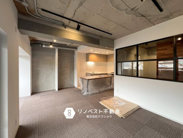 ライオンズマンション瓢箪山の居間・リビング|東向き採光で朝日が気持ち良いです♪