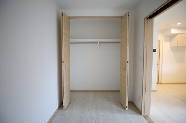 フルール花畑の収納|【人気物件】広々クローゼットで洋服も掛けれて、収納が豊富です。♪