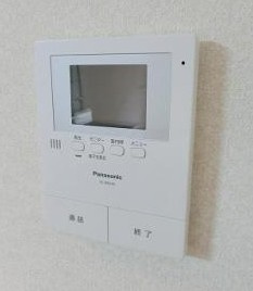 サンライズ那珂川のセキュリティ|【防犯】ＴＶモニター付きインターホン、防犯にも安心です♪
