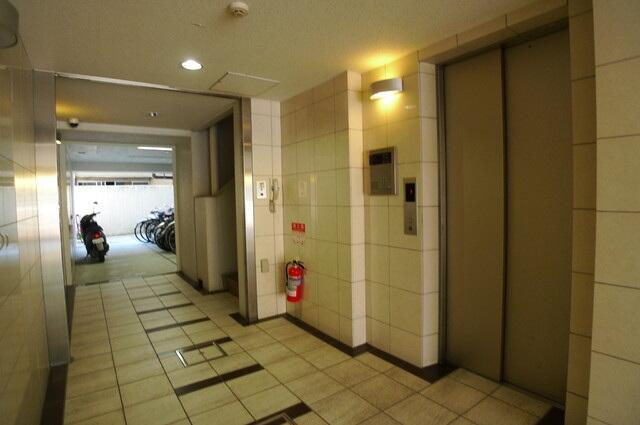 アルファレガロ大橋通のロビー| 