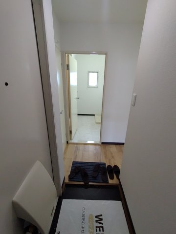 フレグランス三ツ相　B棟の玄関