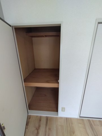 フレグランス三ツ相　B棟の収納