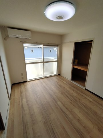 フレグランス三ツ相　B棟の洋室