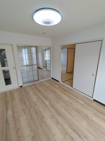 フレグランス三ツ相　B棟の内装