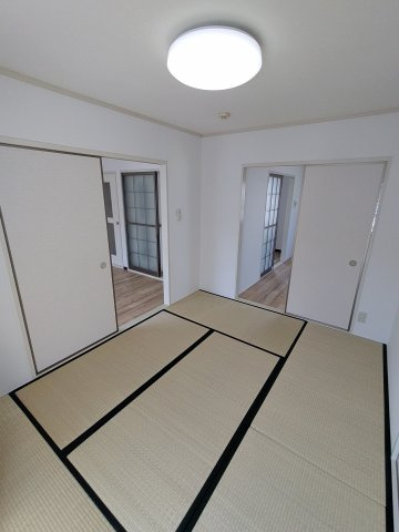 フレグランス三ツ相　B棟の和室