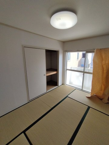 フレグランス三ツ相　B棟の和室