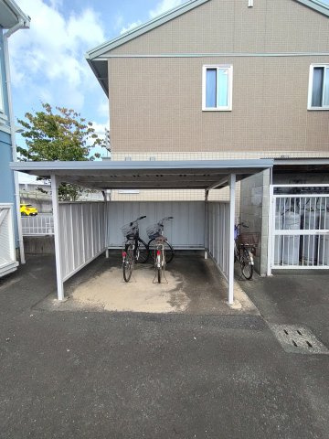 フレグランス三ツ相　B棟の駐車場