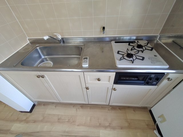 フレグランス三ツ相　B棟のキッチン