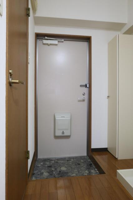 貳室邸マンションの玄関| 
