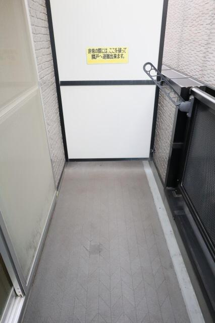 貳室邸マンションのバルコニー| 
