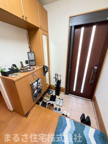 吉村町北中甲　中古戸建の玄関