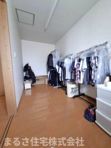 吉村町北中甲　中古戸建の居間・リビング