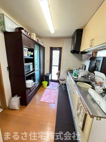 吉村町北中甲　中古戸建の居間・リビング