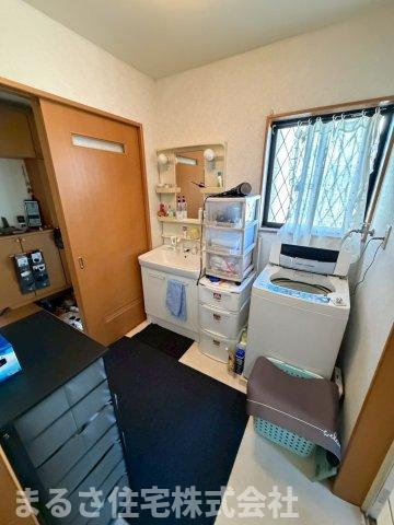 吉村町北中甲　中古戸建の独立洗面台