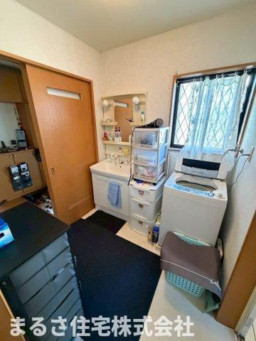 吉村町北中甲　中古戸建の独立洗面台