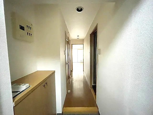アミーグランコート三宮の玄関