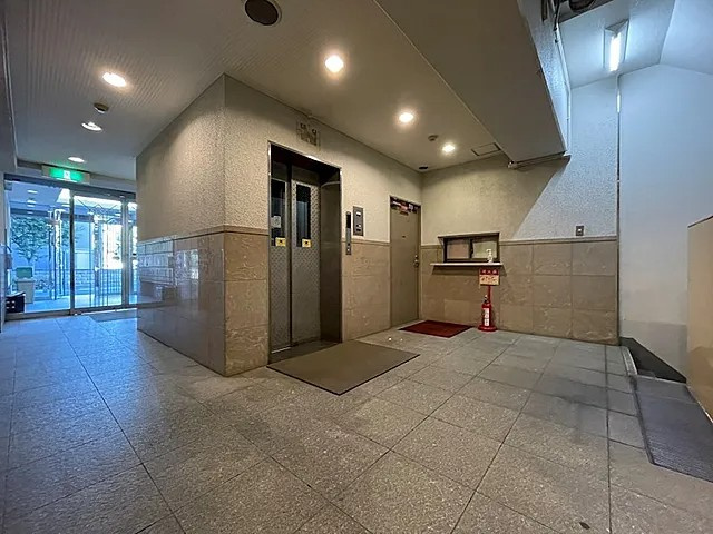 アミーグランコート三宮のロビー