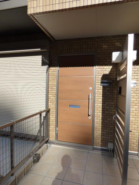 逗子市久木１丁目のアパートのエントランス