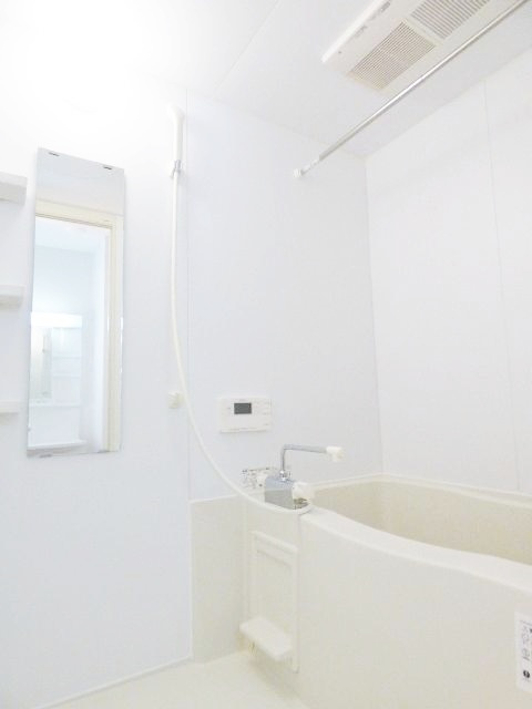 逗子市久木１丁目のアパートの浴室|清潔感のあるお風呂です♪