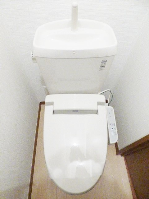 逗子市久木１丁目のアパートのトイレ|清潔感のあるトイレです