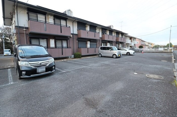 ハイカムール東台 ＡＢＣＤの駐車場|駐車場