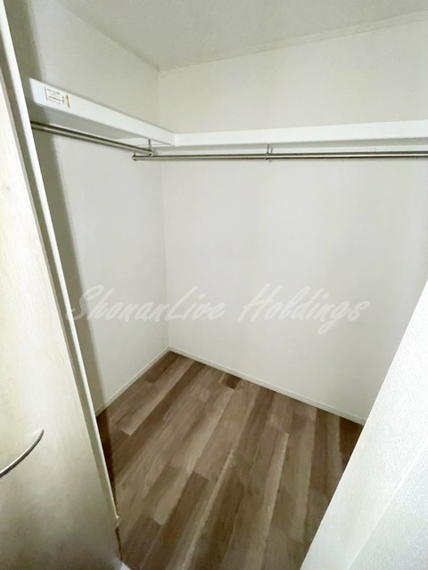 藤沢市城南１丁目のアパートの収納|洋服多い方にもおすすめウォークインクローゼット♪