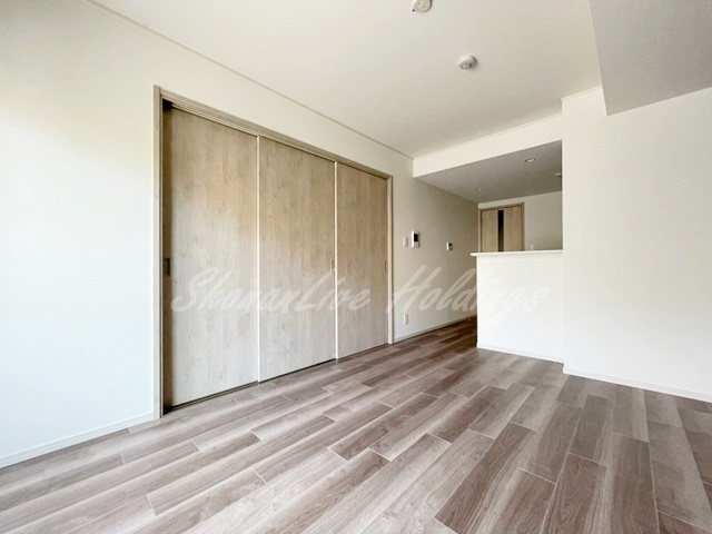 藤沢市城南１丁目のアパートの居間・リビング