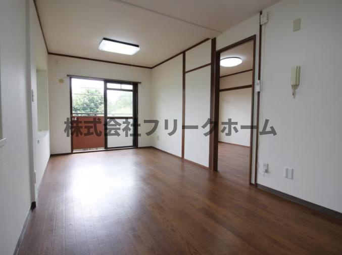 三鷹市上連雀６丁目の賃貸マンションの居間・リビング