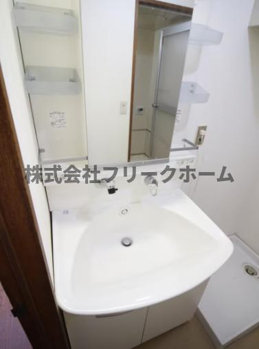 三鷹市上連雀６丁目の賃貸マンションの洗面所