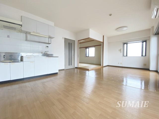 ラ・ルミエールの居間・リビング|12.8帖のLDK☆