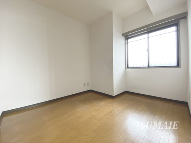 ラ・ルミエールの洋室|フローリングきれいです！