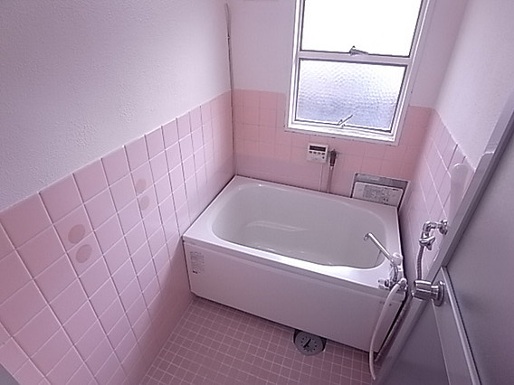 ニッシン岡本マンションの浴室