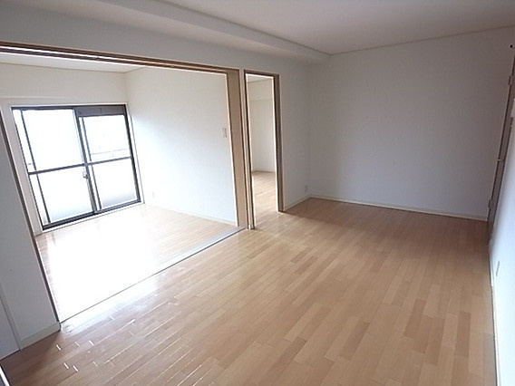 メトロハイツ花隈の居間・リビング