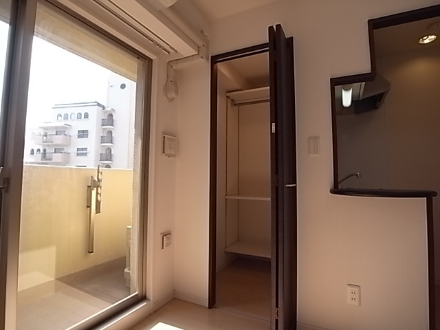 ウォームスヴィル神戸元町ＪＰの収納