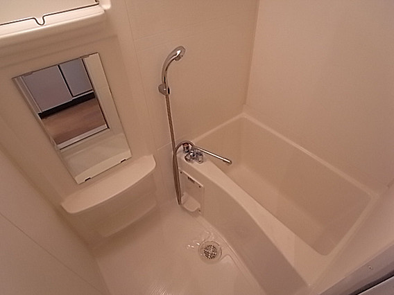 エステムコート三宮駅前ラドゥーの浴室