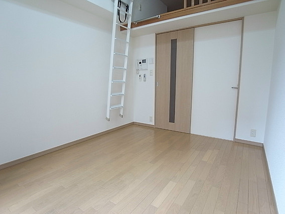 エステムコート三宮駅前ラドゥーの洋室