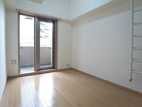 エステムコート三宮駅前ラドゥーの居間・リビング