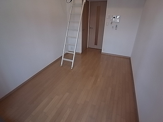 エステムコート三宮駅前ラドゥーの居間・リビング