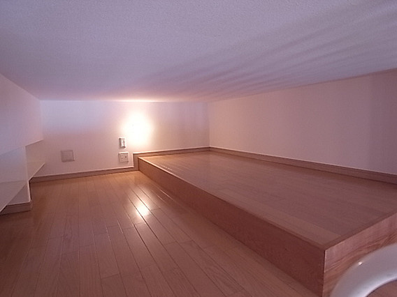 エステムコート三宮駅前ラドゥーの居間・リビング