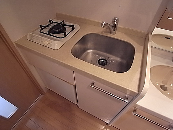 エステムコート三宮駅前ラドゥーのキッチン