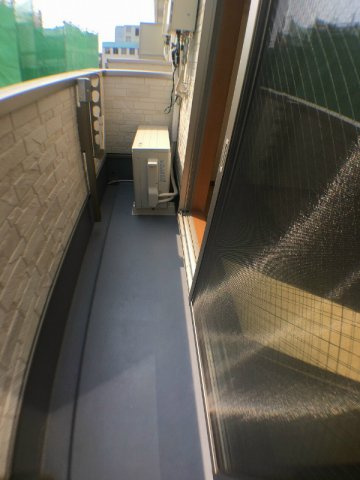 ワコーレヴィアーノ神戸上筒井通EASTのバルコニー