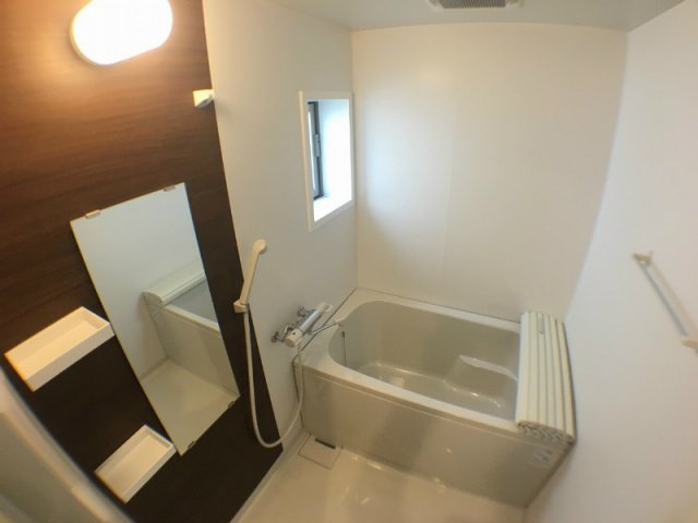 ワコーレヴィアーノ神戸上筒井通EASTの浴室