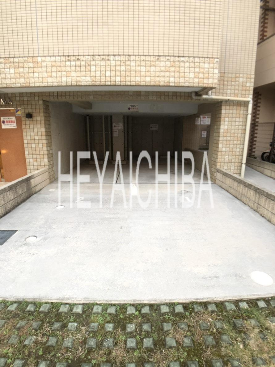 スカイコート大島の駐車場