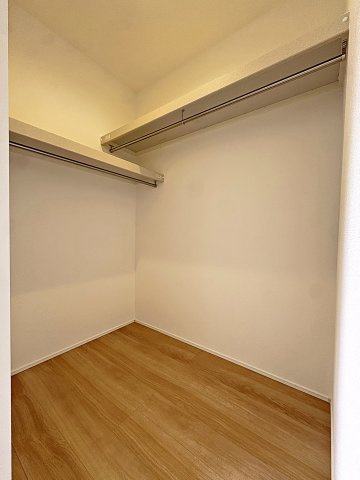 新築戸建・新築建売　郡山市安積四丁目　安積第三小・安積第二中の収納|WICはハンガーパイプがついているので衣類がきれいに整理整頓できます！