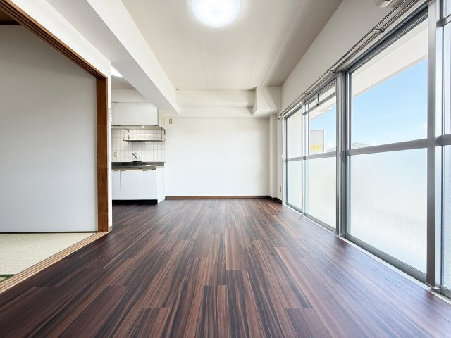 サンハイツ上町（１）の居間・リビング